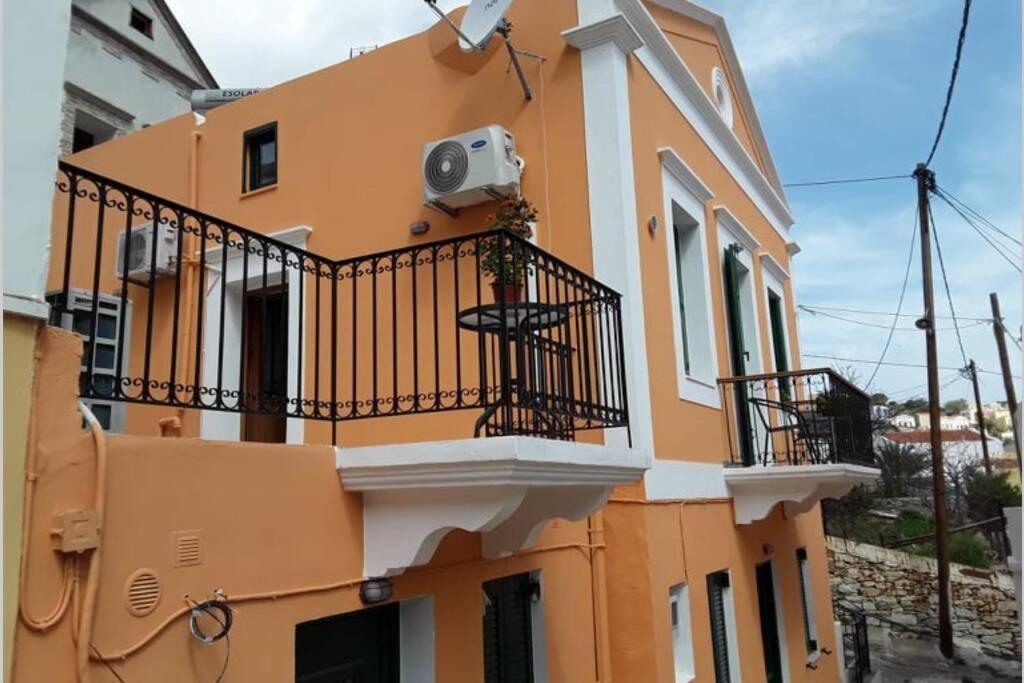 Giorgina'S House Apartment Đảo Sými Ngoại thất bức ảnh
